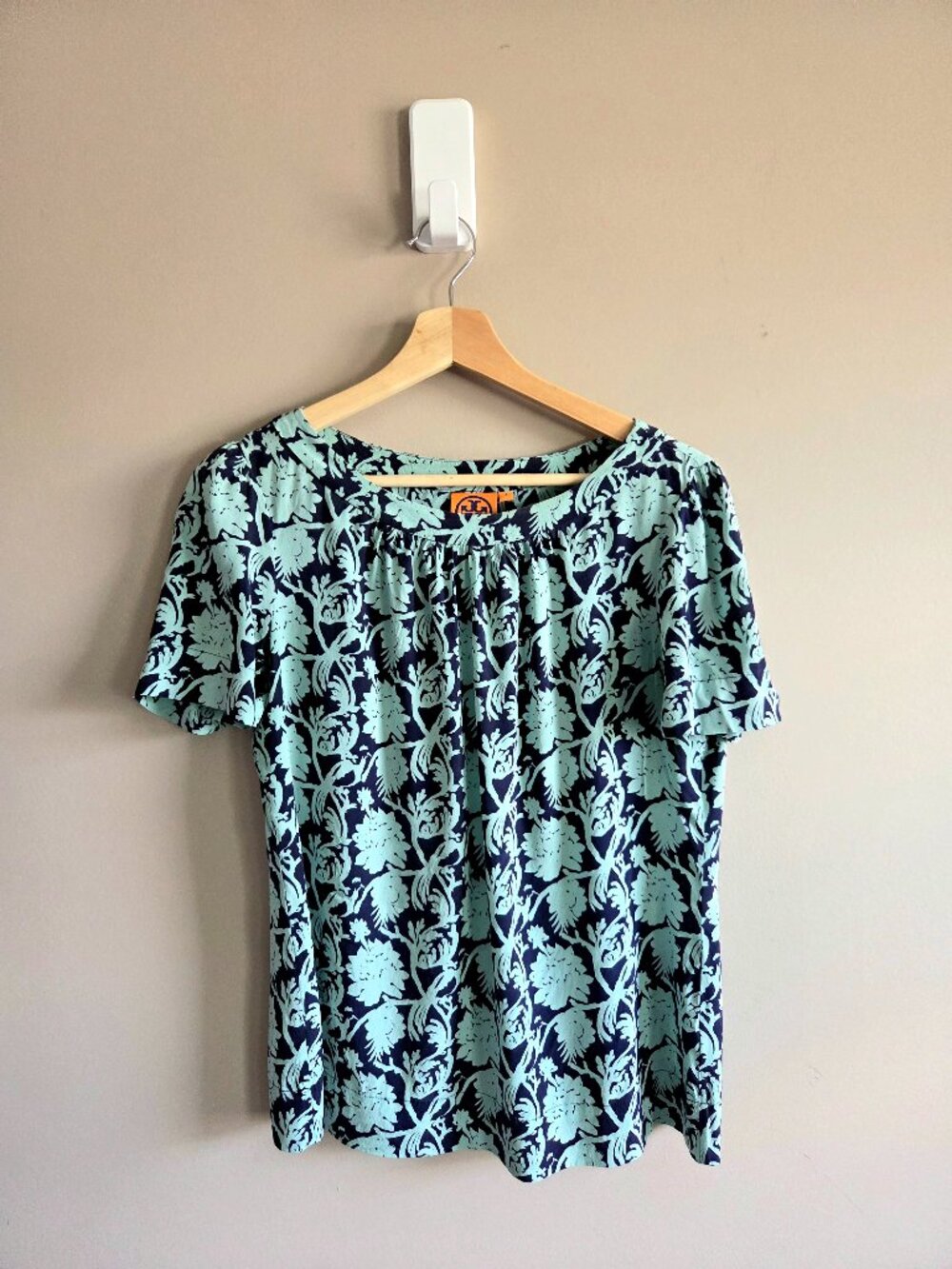 Tory Burch silk floral top short sleeves.